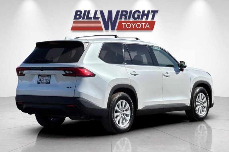Used 2024 Toyota Grand Highlander XLEImage 3