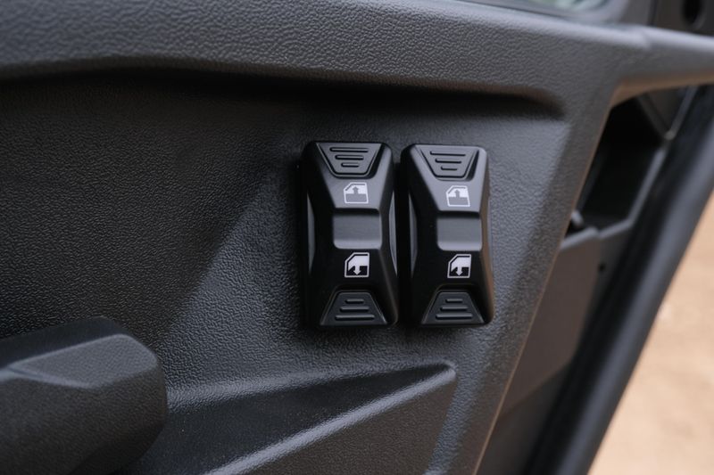 NEW 2026 CAN-AM DEFENDER MAX XT CAB HD11 WITH 1025 INCH TOUCHSCREEN Image 28