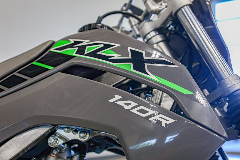 2025 Kawasaki KLX 140R  BATTLE GRAY Image 4