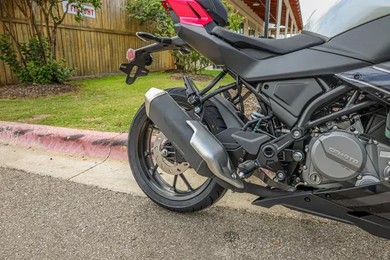 NEW 2026 CFMOTO 300SS Image 16