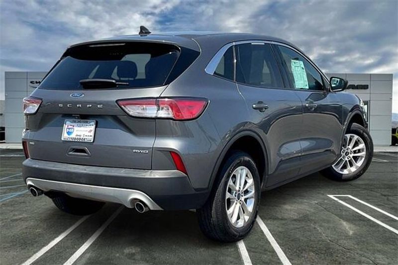 Used 2022 Ford Escape SEImage 13