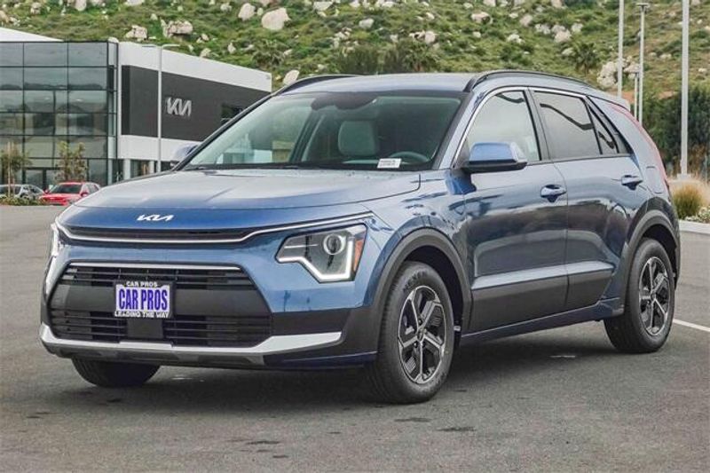 New 2025 Kia Niro EXImage 12