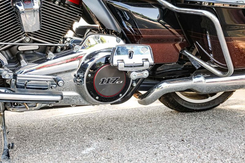 2019 HARLEY LIMITED ELECTRIC GLIDE CVO LIMITED  ROOT BEER Image 26