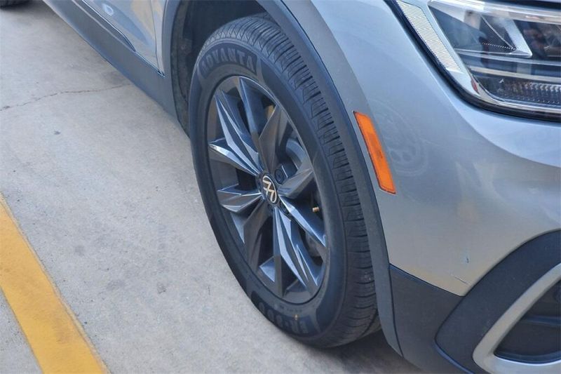 2023 Volkswagen Tiguan SE photo 4