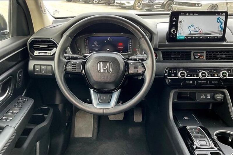 2023 Honda Pilot EliteImage 4