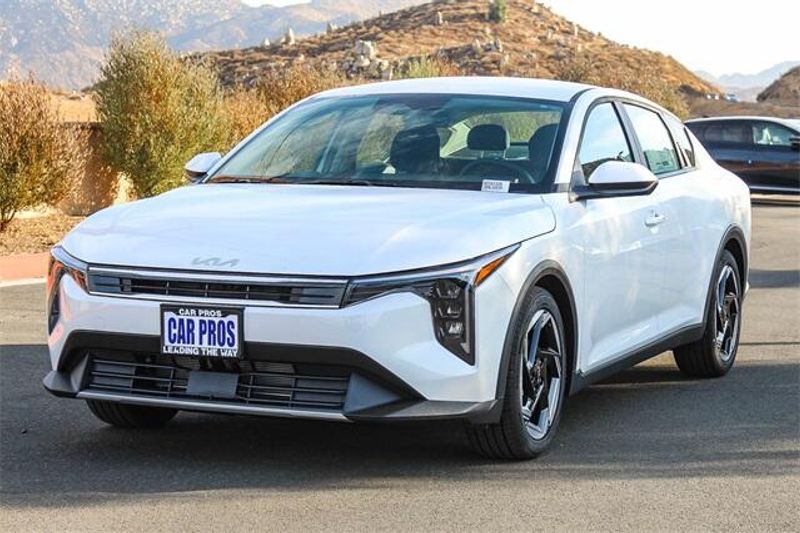 New 2025 Kia K4 EXImage 12