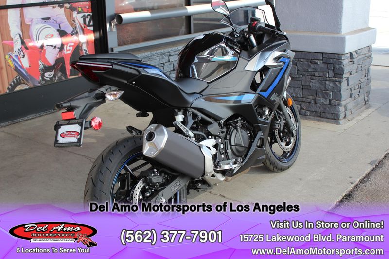 2025 Kawasaki NINJA 500 ABS Image 2