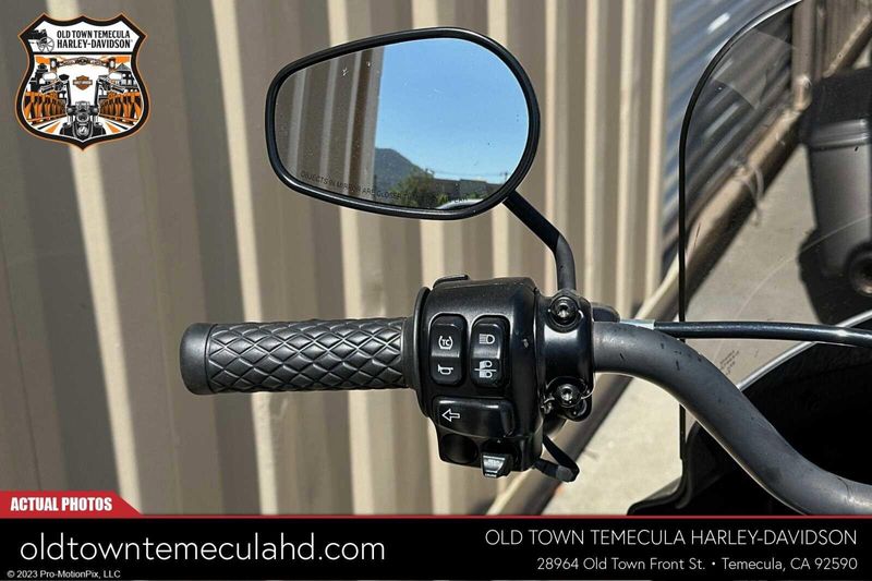 2022 Harley-Davidson Road King in a Black exterior color. BMW Motorcycles of Temecula – Southern California (951) 506-6903 bmwmotorcyclesoftemecula.com 