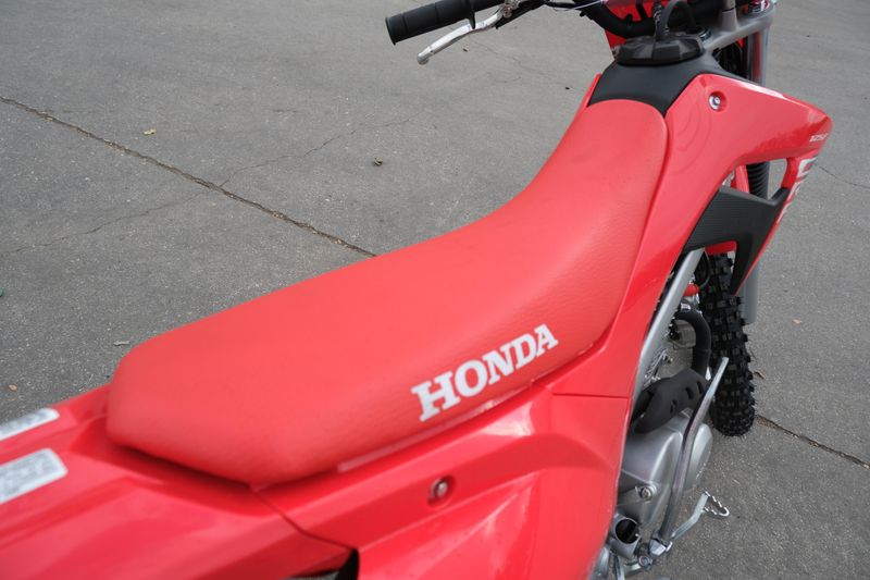 2025 Honda CRF125F BIG WHEEL REDImage 14