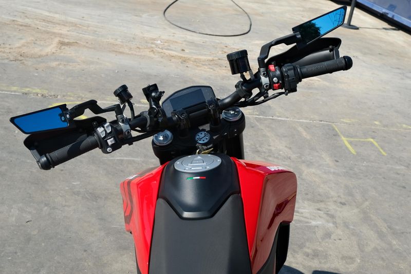 USED 2021 DUCATI HYPERMOTARD 950 Image 18