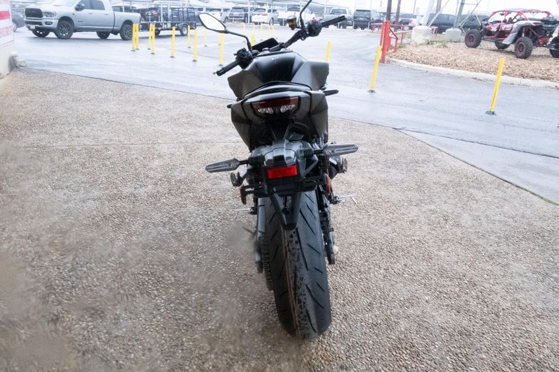 2025 Yamaha MT09 MATTE RAVEN BLACKImage 7