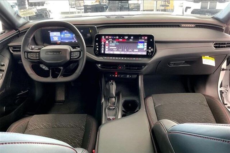 New 2026 Dodge Charger Scat Pack 2-door AwdImage 4