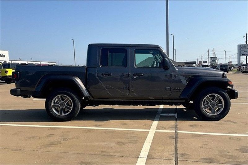 2024 Jeep Gladiator Sport S 4x4Image 16