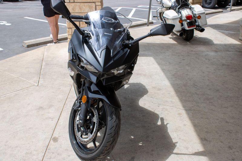USED 2026 KAWASAKI NINJA 500 BASE Image 2
