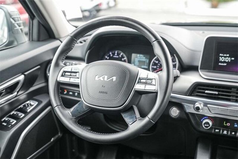 Used 2022 Kia Telluride LXImage 16
