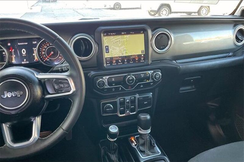2023 Jeep Gladiator OverlandImage 5