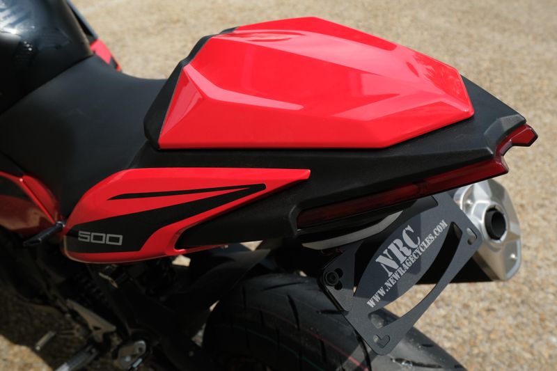 2025 Kawasaki NINJA 500 SE ABS PASSION RED AND METALLIC FLAT SPARK BLACK AND METALLIC MATTE DARK GRAY Image 18