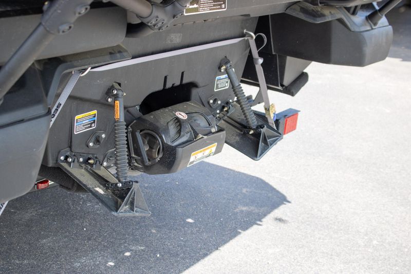 NEW 2026 SEADOO SWITCH SPORT 18 300HP TECH PACKAGE WITH PAINTED TRAILER Image 9