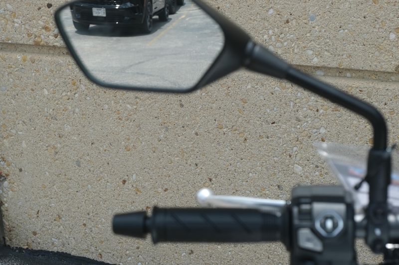 2025 Honda CB750 HORNET MATTE PEARL WHITE Image 12