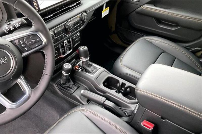 New 2026 Jeep Wrangler 4-door SaharaImage 7