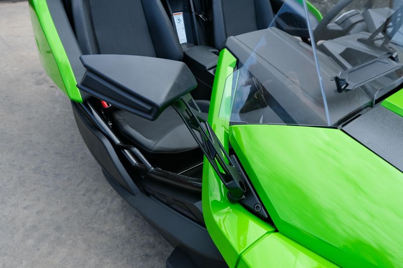 NEW 2025 POLARIS SLINGSHOT SL AUTODRIVE Image 11