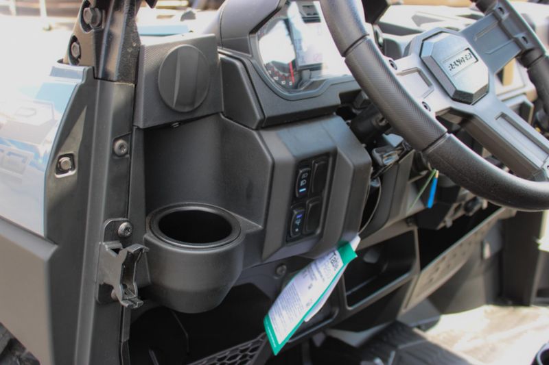 NEW 2026 POLARIS RANGER CREW XP 1000 PREMIUM  in a STEALTH GRAY exterior color. Family PowerSports (877) 886-1997 familypowersports.com 