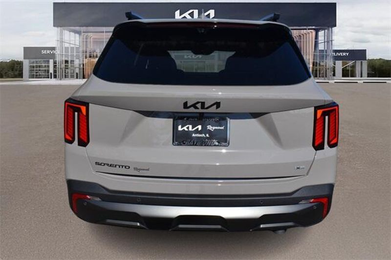 New 2025 Kia Sorento X-Line SX PrestigeImage 4