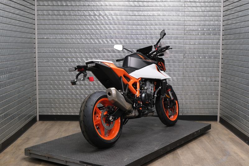 NEW 2026 KTM 990 DUKE R Image 3