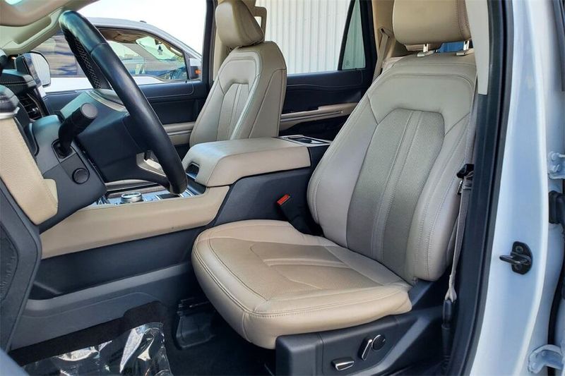 2023 Ford Expedition Limited photo 10