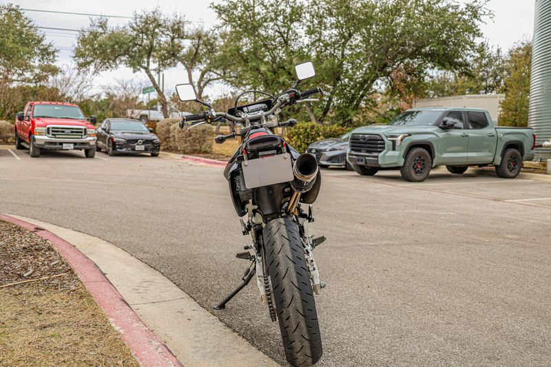 USED 2022 SUZUKI DRZ400SM Image 16