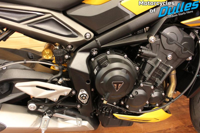2024 Triumph Street Triple 765 RS Image 9