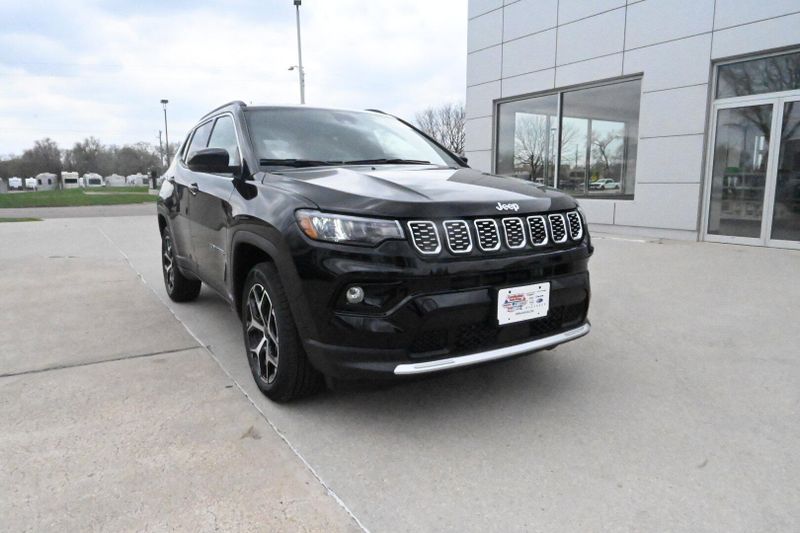 2025 Jeep Compass LimitedImage 2