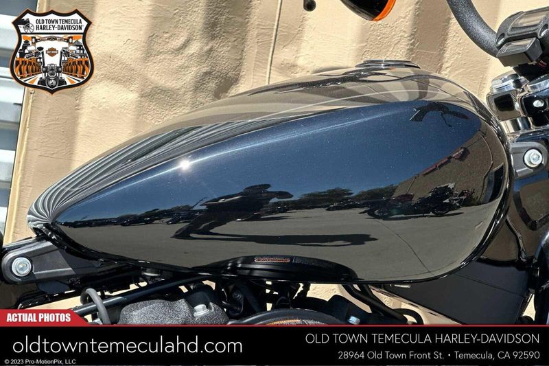 2020 Harley-Davidson Softail in a BILLARD RED/BLK W/PINSTRIPE exterior color. BMW Motorcycles of Temecula – Southern California (951) 506-6903 bmwmotorcyclesoftemecula.com 