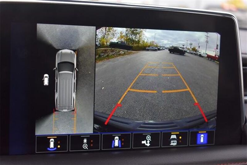 Used 2023 Chevrolet Suburban RSTImage 38