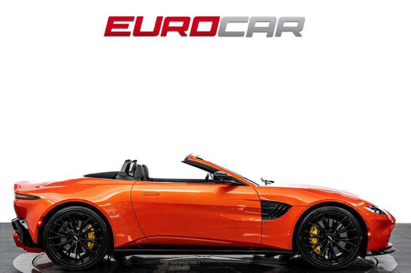 2022 Aston Martin Vantage Roadster *SPECIAL FACTORY PAINT * IMMACULATE CONDITION*Image 7