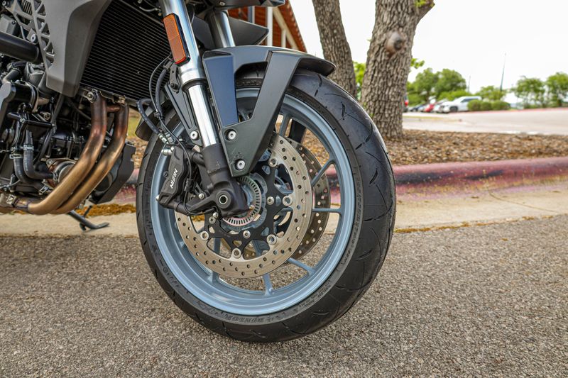 USED 2024 SUZUKI GSX-8S Image 2