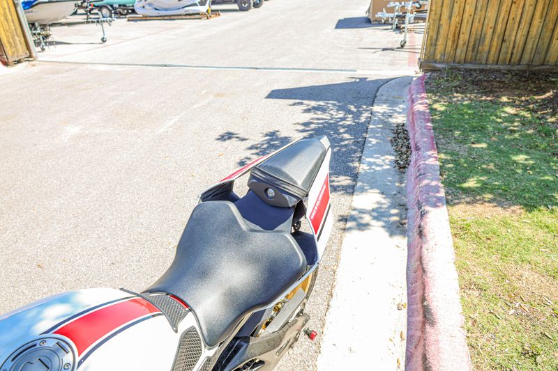 USED 2022 YAMAHA YZFR1 Image 20