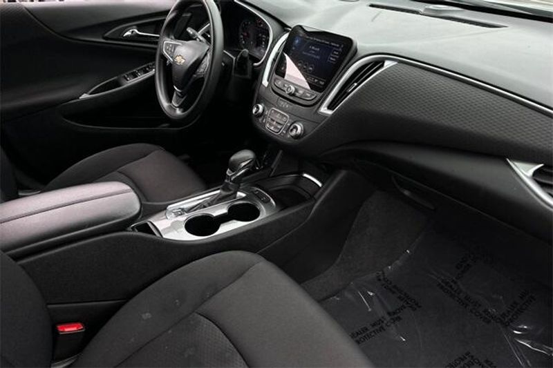 Used 2024 Chevrolet Malibu LTImage 13