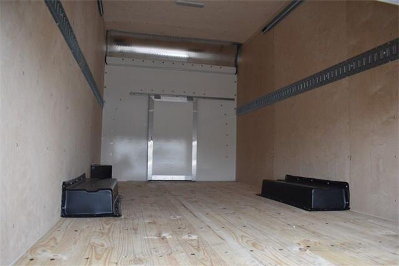 New 2025 Chevrolet Express 3500 Work VanImage 14