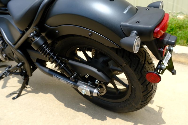 2025 Honda REBEL 300 MATTE BLACK METALLIC Image 12