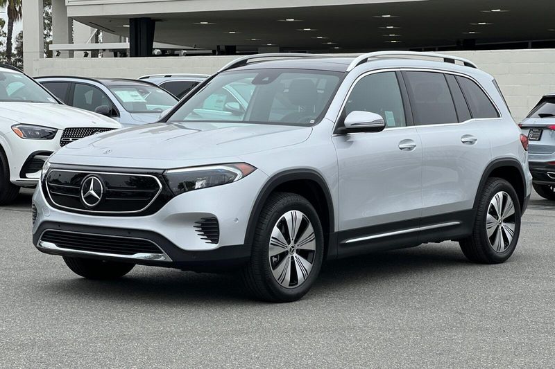 2023 Mercedes-Benz EQB 300Image 8