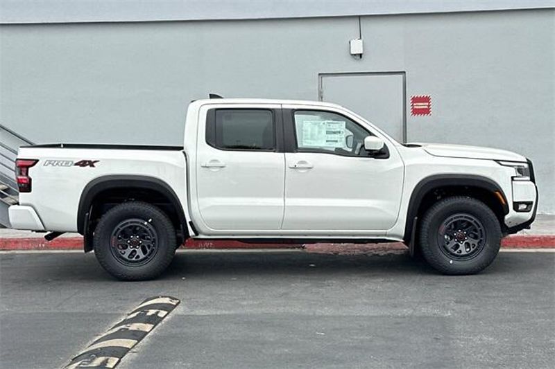 New 2025 Nissan Frontier PRO-4XImage 2