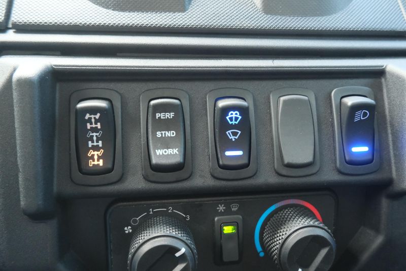 NEW 2027 POLARIS RANGER XP 1000 CAB Image 21