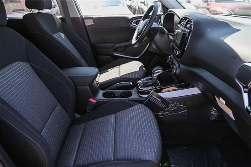 New 2025 Kia Soul EXImage 9
