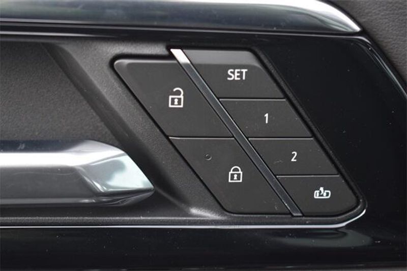 2025 Chevrolet Suburban PremierImage 27