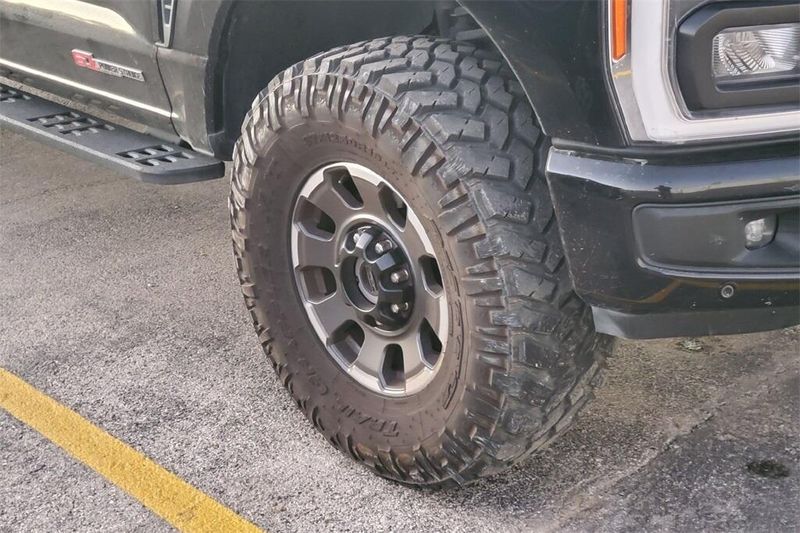 2023 Ford F-250 Lariat photo 3