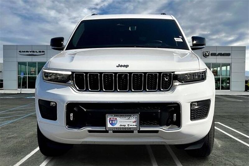 Used 2023 Jeep Grand Cherokee OverlandImage 2