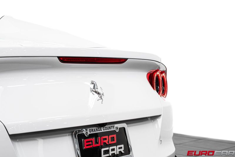 2022 Ferrari 812 GTS *CARBON STEERING WHEEL * FRONT LIFT*Image 24