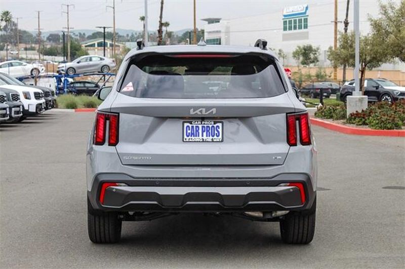 New 2025 Kia Sorento X-Line EXImage 16