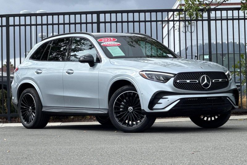 Used 2025 Mercedes-Benz GLC 300Image 2